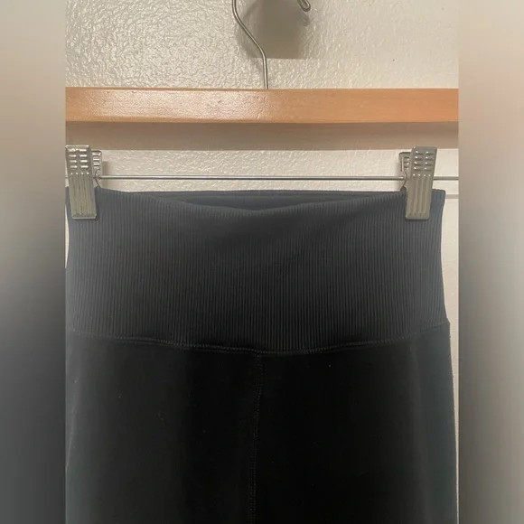 Alo Yoga High-Waist Alosoft Lounge Legging Ribbed V Waist! XXS